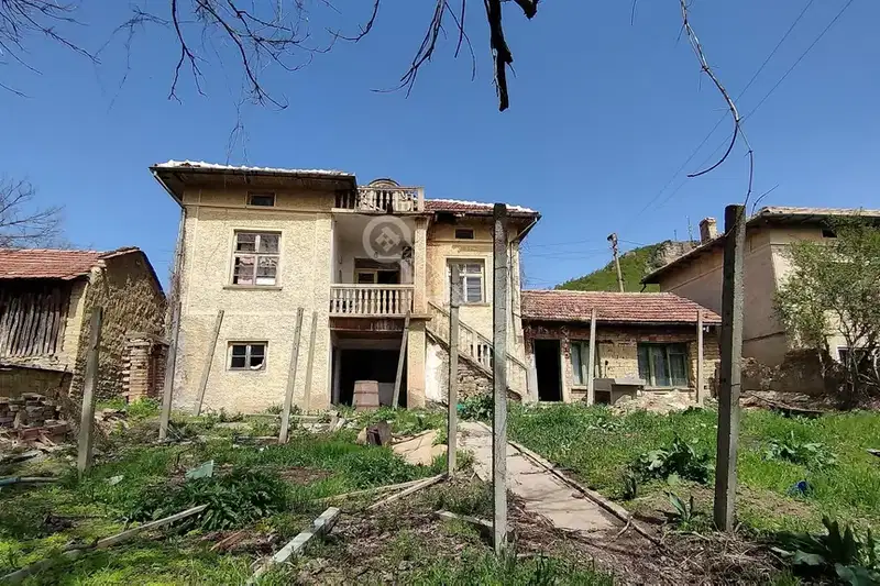 Къща във Велико Търново, с. Бяла река