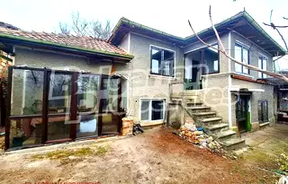 Къща във Велико Търново, с. Царевец