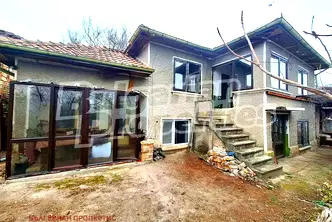 Къща във Велико Търново, с. Царевец