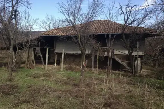 Къща във Велико Търново, с. Церова кория