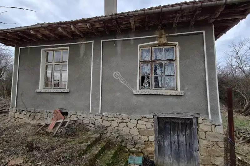 Къща във Велико Търново, с. Чакали
