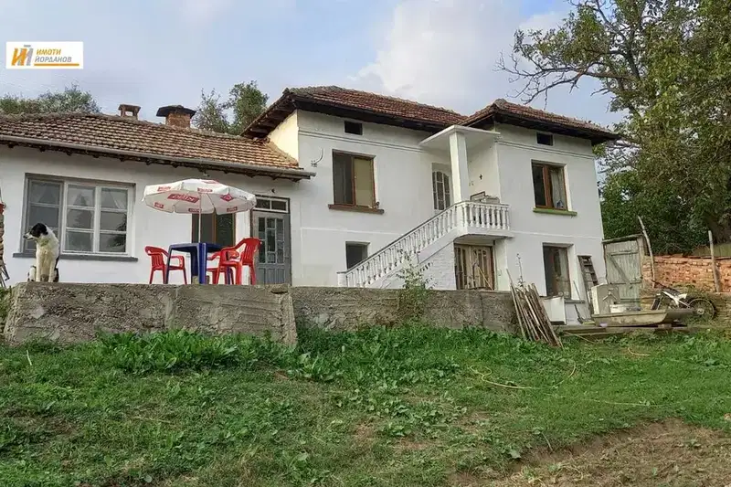 Къща във Велико Търново, с. Димча