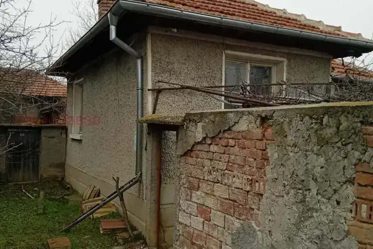 Къща във Велико Търново, с. Джулюница