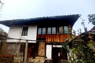 Къща във Велико Търново, с. Джулюница
