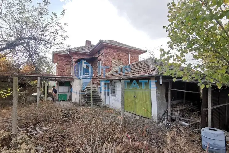 Къща във Велико Търново, с. Джулюница