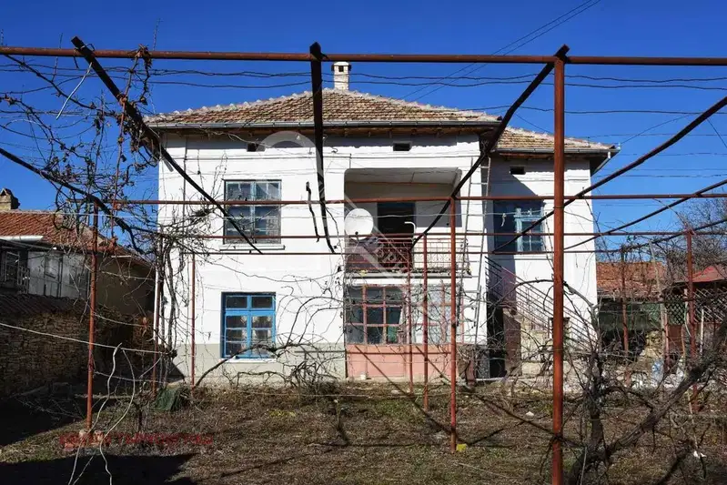 Къща във Велико Търново, с. Долна Липница