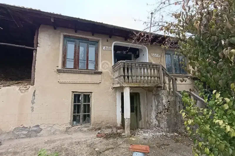 Къща във Велико Търново, с. Долна Липница