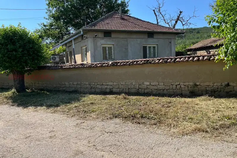 Къща във Велико Търново, с. Драганово