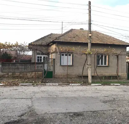 Снимка 2 — Къща във Велико Търново, с. Драгомирово