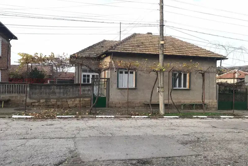 House in Oblast Veliko Tyrnovo, Dragomirovo