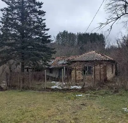 Photo 2 — House with 3 rooms and yard in Drenta village, Veliko Tarnovo region