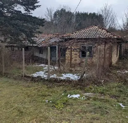 Photo 3 — House with 3 rooms and yard in Drenta village, Veliko Tarnovo region