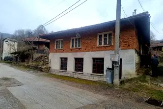 Къща във Велико Търново, с. Дрента