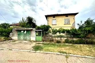 Къща във Велико Търново, с. Дъскот