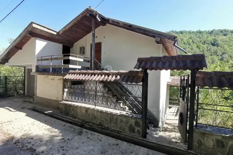 House in Oblast Veliko Tyrnovo, Gabrovci