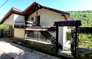 Къща във Велико Търново, с. Габровци