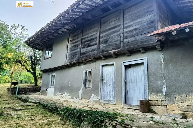 Къща във Велико Търново, с. Големани