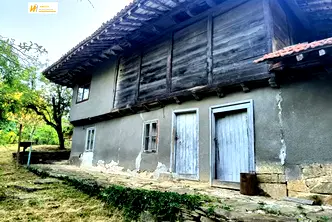 Къща във Велико Търново, с. Големани