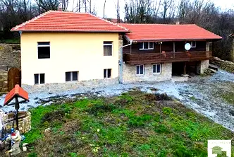Къща във Велико Търново, с. Горна Липница
