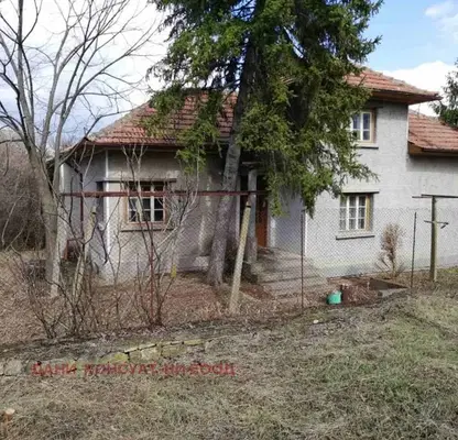 Снимка 2 — Къща във Велико Търново, с. Горски горен Тръмбеш