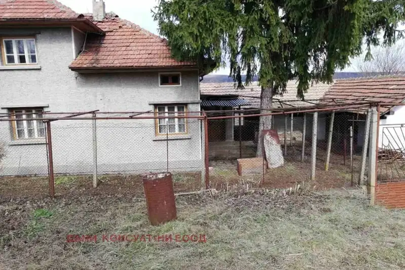 House in Oblast Veliko Tyrnovo, Gorski Goren Trymbesh