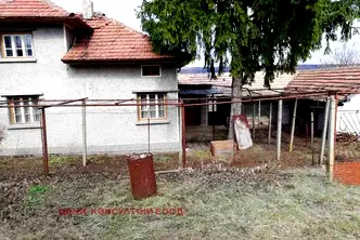 Къща във Велико Търново, с. Горски горен Тръмбеш