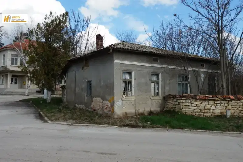 Къща във Велико Търново, с. Горски Сеновец