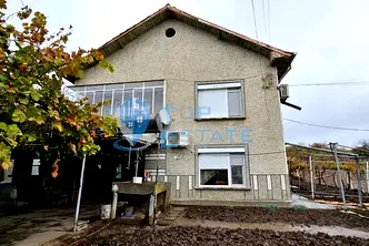 Къща във Велико Търново, с. Хаджидимитрово