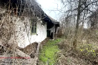 Къща във Велико Търново, с. Хотница