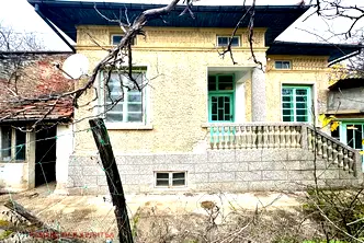 Къща във Велико Търново, с. Хотница