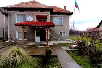 Къща във Велико Търново, с. Караисен