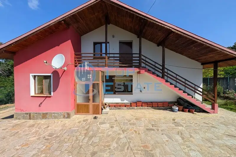 Two-storey house with 5 rooms in Karaisen village, Veliko Tarnovo region