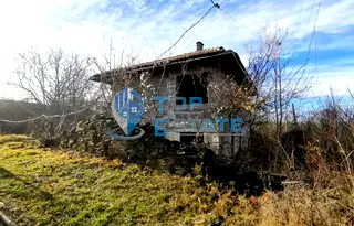 Къща във Велико Търново, с. Кавлак