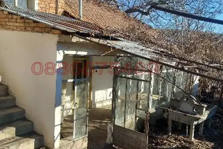 House in Oblast Veliko Tyrnovo, Kozlovec