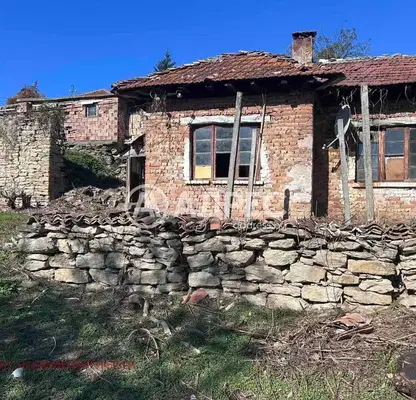 Снимка 4 — Къща във Велико Търново, с. Леденик
