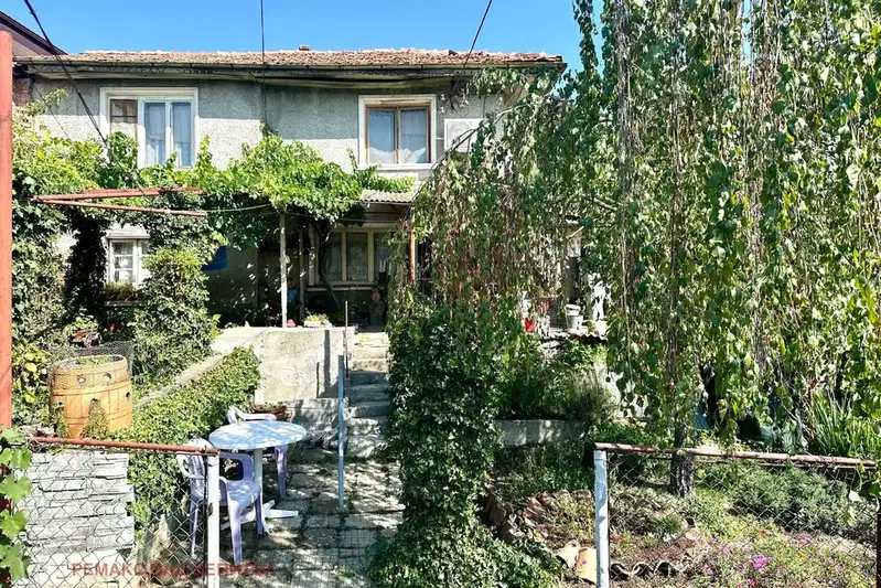 House in Oblast Veliko Tyrnovo, Ledenik