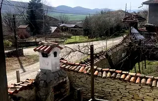 Къща във Велико Търново, с. Леденик