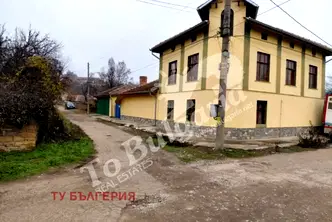 Къща във Велико Търново, с. Лесичери
