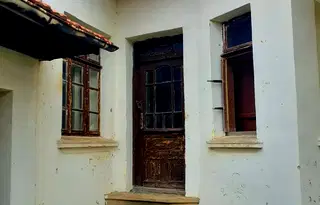Къща във Велико Търново, с. Лозен