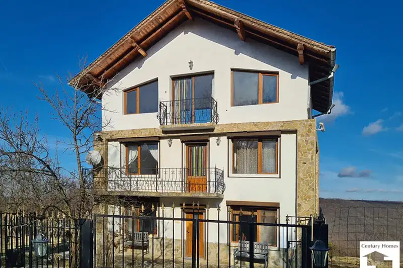 House in Oblast Veliko Tyrnovo, Lyubenci