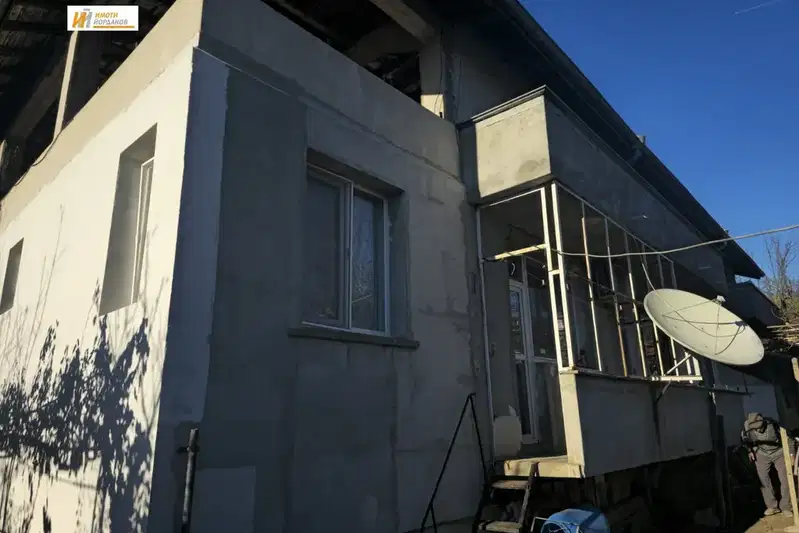 Three-storey house with 12 rooms in Malki Chiflik village, Veliko Tarnovo region