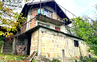 Къща във Велико Търново, с. Малки чифлик