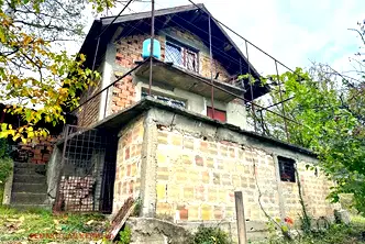 Къща във Велико Търново, с. Малки чифлик
