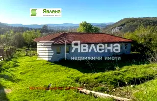 Къща във Велико Търново, с. Марян
