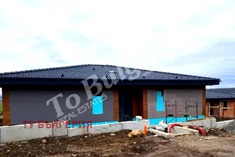 Къща във Велико Търново, с. Момин сбор