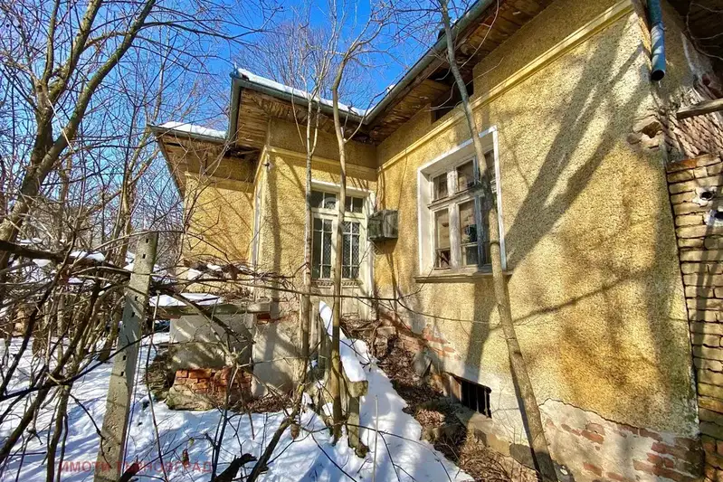 Къща във Велико Търново, с. Морава