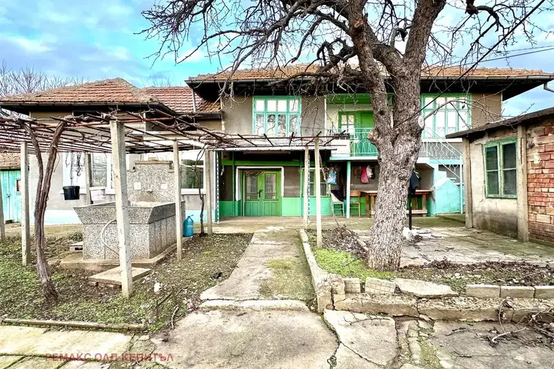 Къща във Велико Търново, с. Никюп