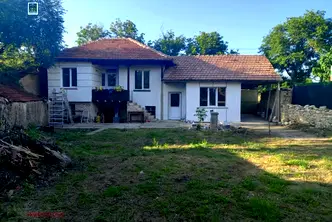 Къща във Велико Търново, с. Никюп