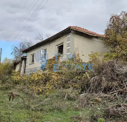 Снимка 5 — Къща с голям парцел в с. Ново градище, обл. Велико Търново
