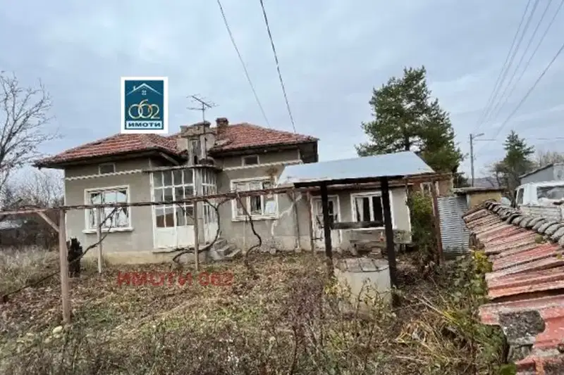 Къща във Велико Търново, с. Ново село